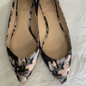 Vince Camuto floral flats